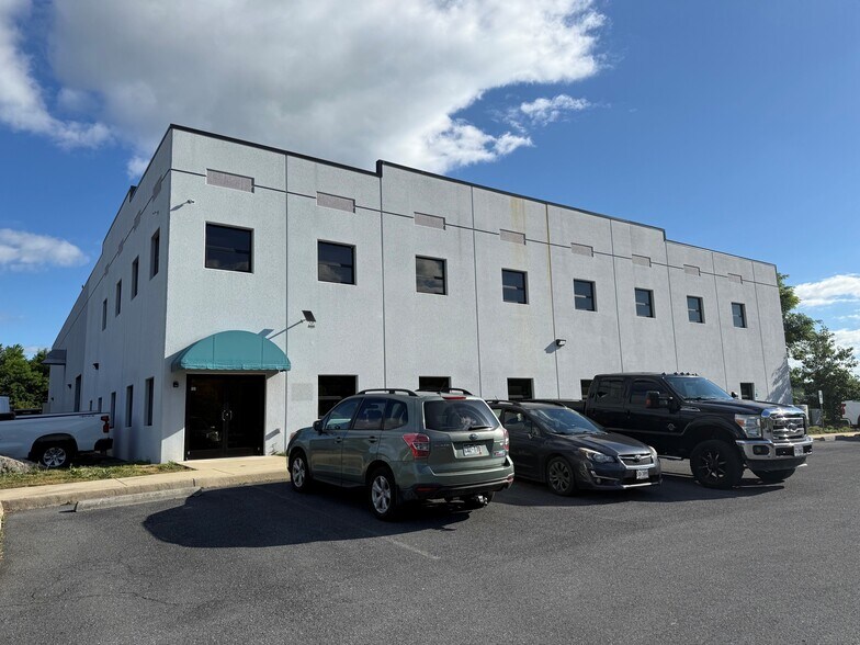 More Photos Of 49 Wilshire Ct, Fishersville Unknown For Lease