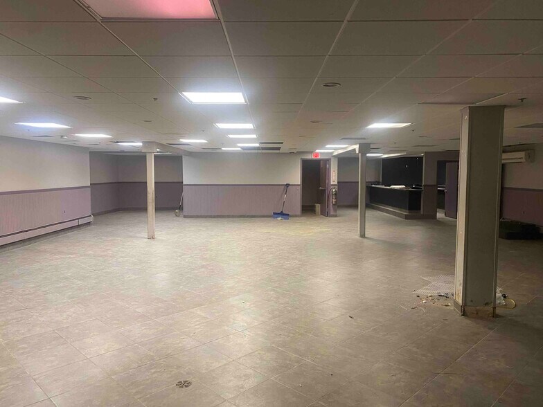 More Photos Of 530 2nd St, Everett Industrial For Sale