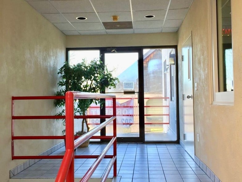 More Photos Of 1501 N Walnut St, Wilmington Office For Sale