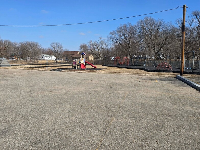 More Photos Of 613 Mulberry st, Yankton Specialty For Sale