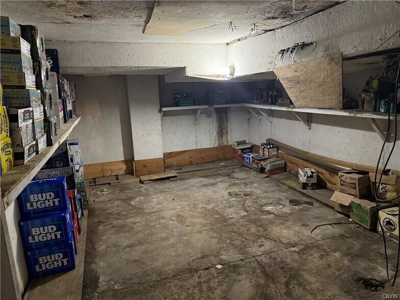 More Photos Of 56 Main St, Camden General Retail For Sale
