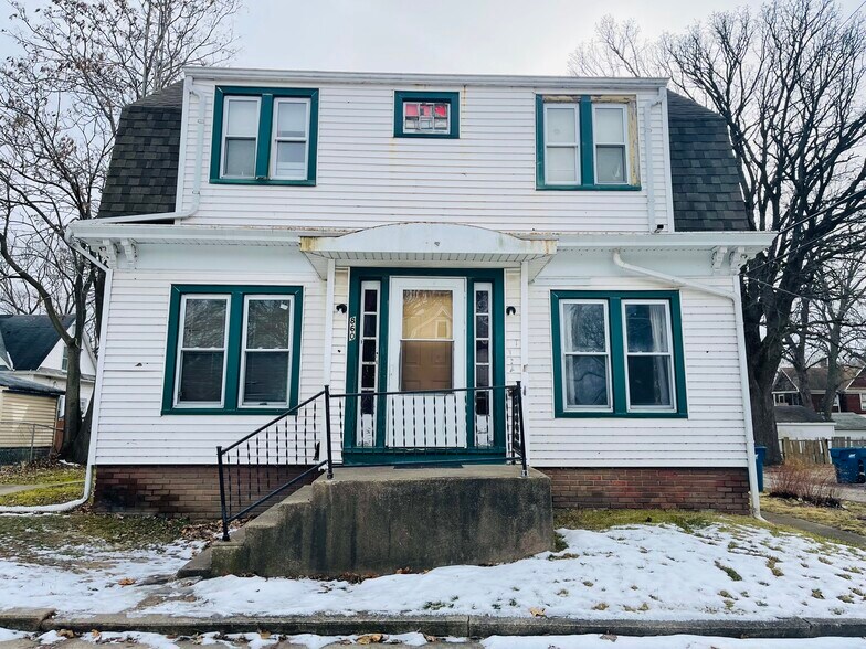 More Photos Of 1355 S 7th Ave, Kankakee Apartments For Sale