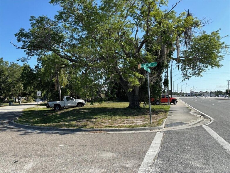 More Photos Of 0 Albert Pl, Sarasota Land For Sale