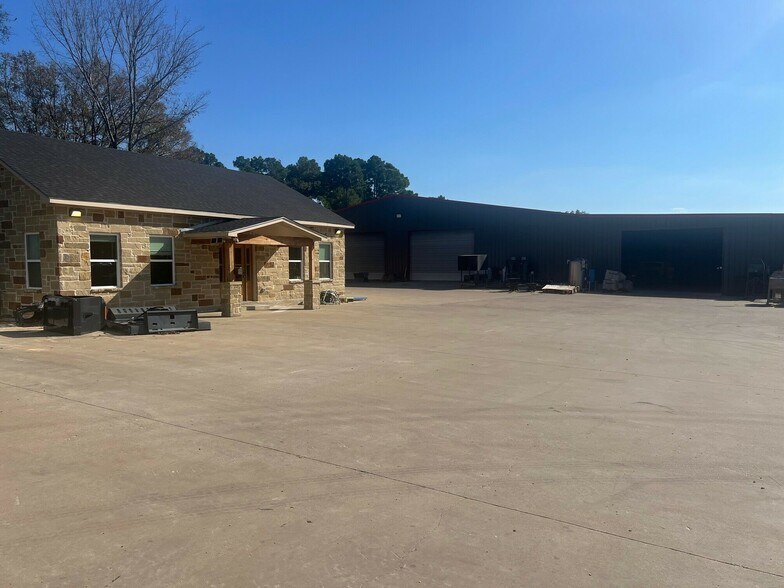 Primary Photo Of 13049 State Highway 31 W, Tyler Industrial For Sale
