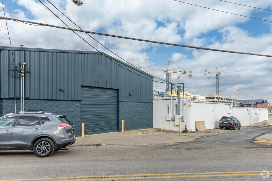 More Photos Of 469 Chestnut St, Nashville General Retail For Lease