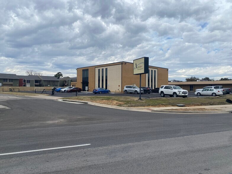 More Photos Of 223 NE Loop 820, Hurst Medical For Sale