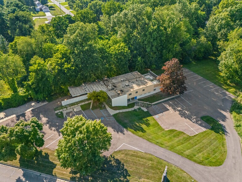 More Photos Of 2532 Spring Arbor Rd, Jackson Medical For Sale