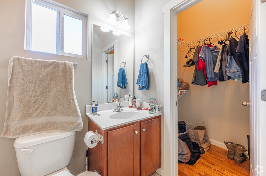 More Photos Of 1030 Dr Martin Luther King Pky, Athens Apartments For Sale