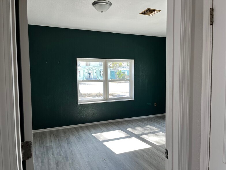 More Photos Of 4235 Central Ave, Saint Petersburg Loft Creative Space For Sale