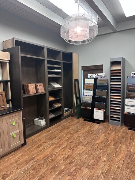 More Photos Of 7725 E Redfield Rd, Scottsdale Warehouse For Sale