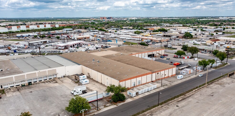 More Photos Of 827 Frost Bank Center Pky, San Antonio Distribution For Lease