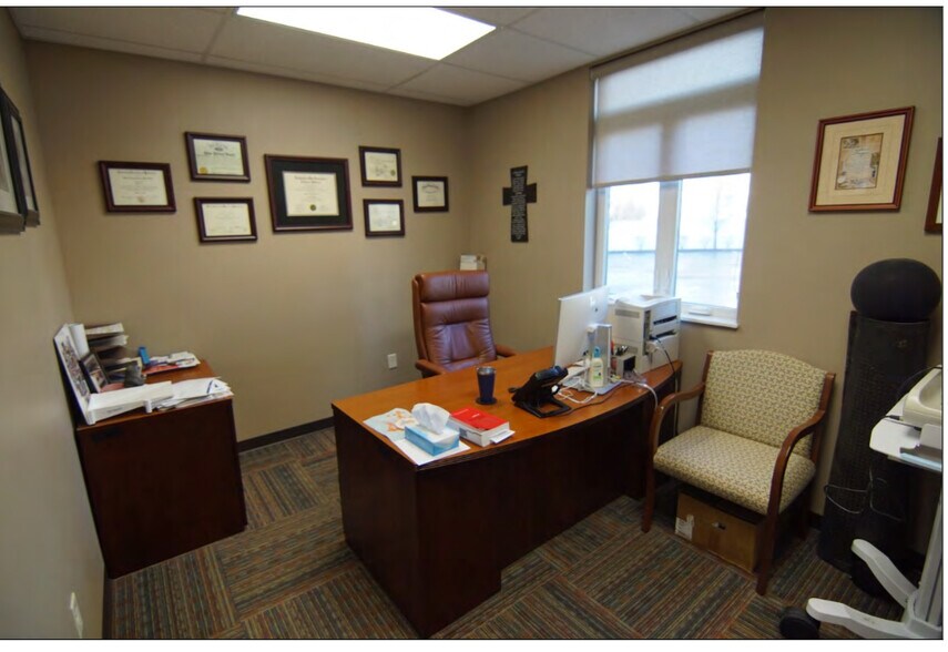 More Photos Of 1100 Portage Trl, Cuyahoga Falls Medical For Sale