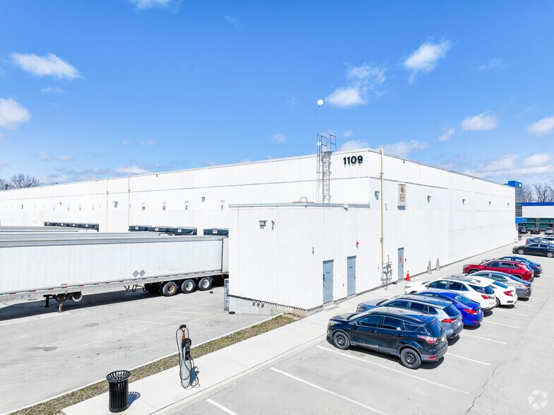 More Photos Of 1109 Clay Ave, Burlington Warehouse For Lease