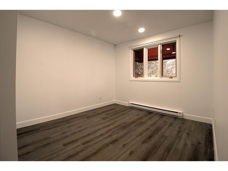 More Photos Of 40 Rue Principale, Gatineau Office For Sale