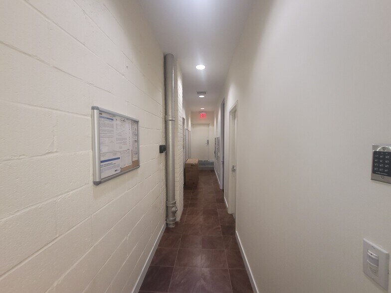 More Photos Of 3731 58th St, Woodside Warehouse For Lease