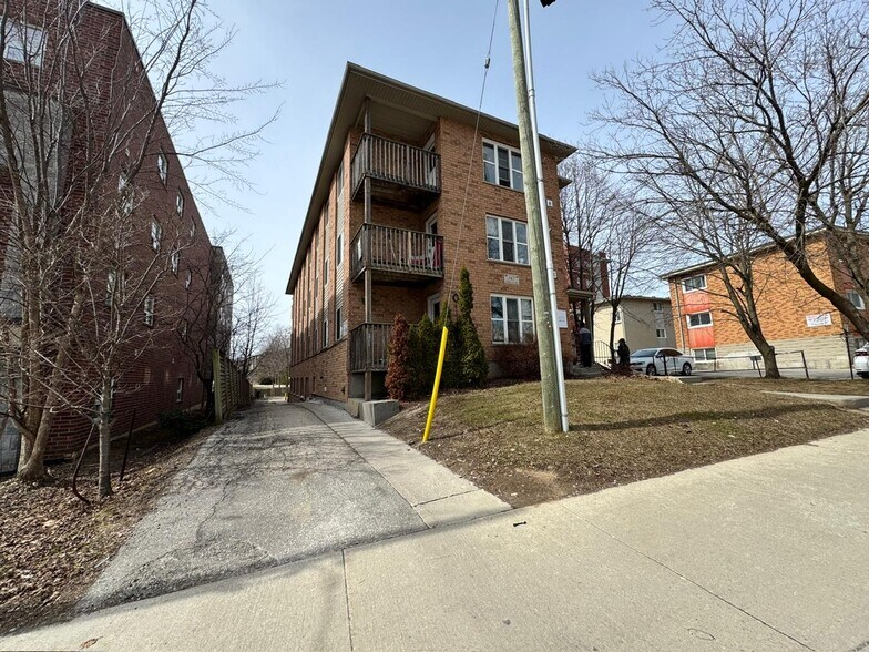 More Photos Of 347 Spruce St, Waterloo Multifamily For Sale