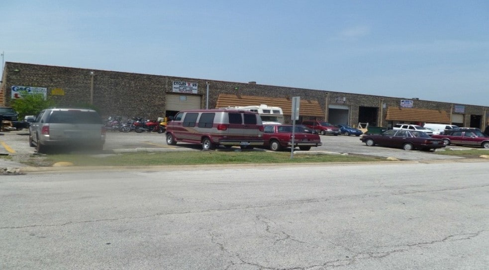 Primary Photo Of 15510-15544 S 70th Ct, Orland Park Warehouse For Lease
