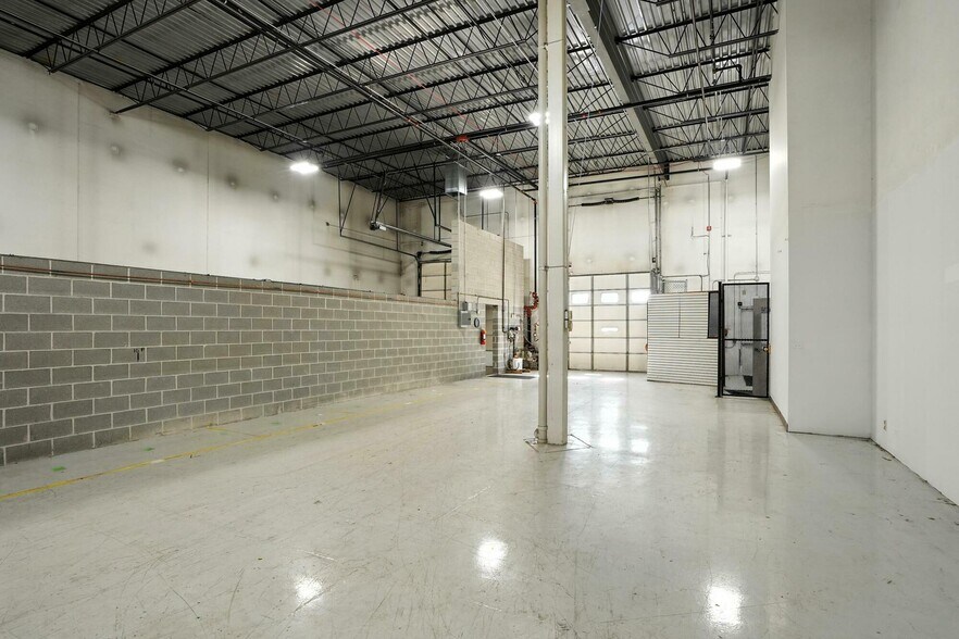 More Photos Of 8130 River Dr, Morton Grove Warehouse For Sale