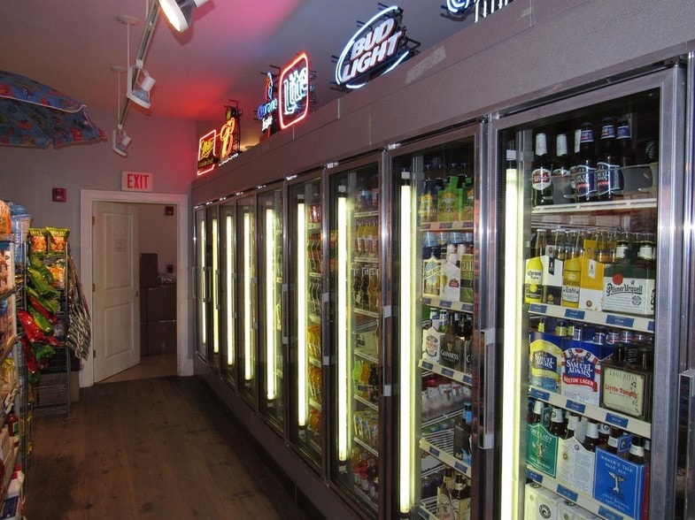 More Photos Of 14 Truro Center Rd, Truro Freestanding For Lease