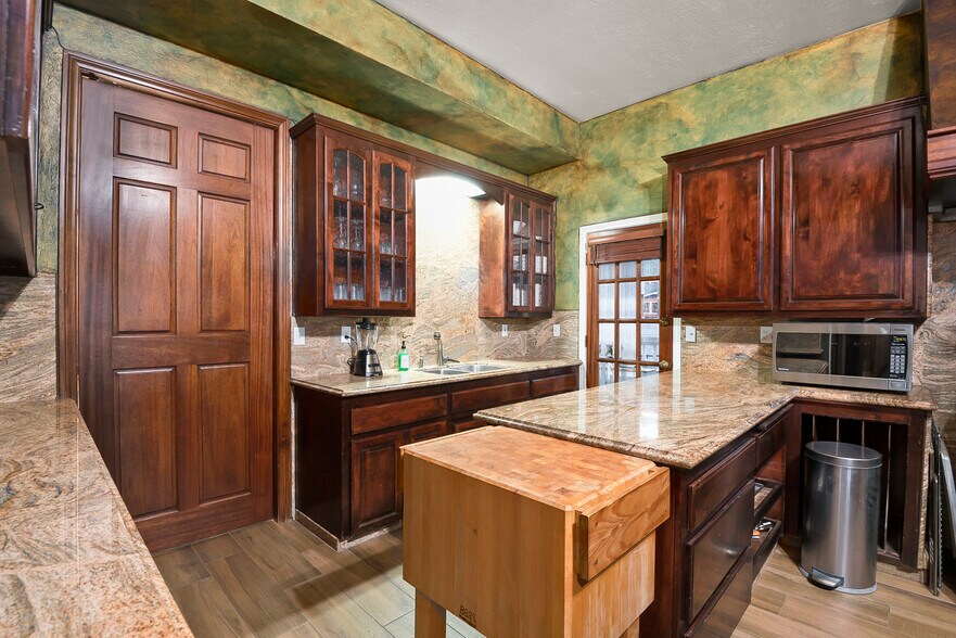 More Photos Of 790 California 2, Wrightwood Specialty For Sale