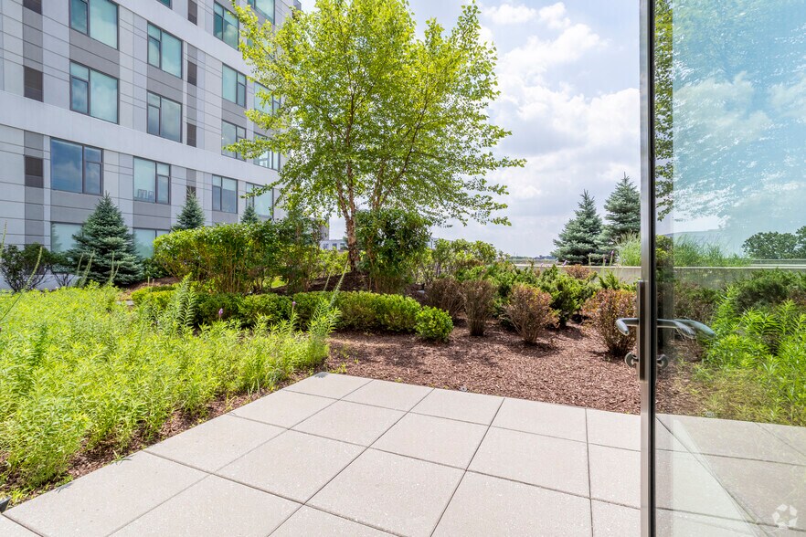 More Photos Of 1133 South Blvd, Oak Park Apartments For Lease