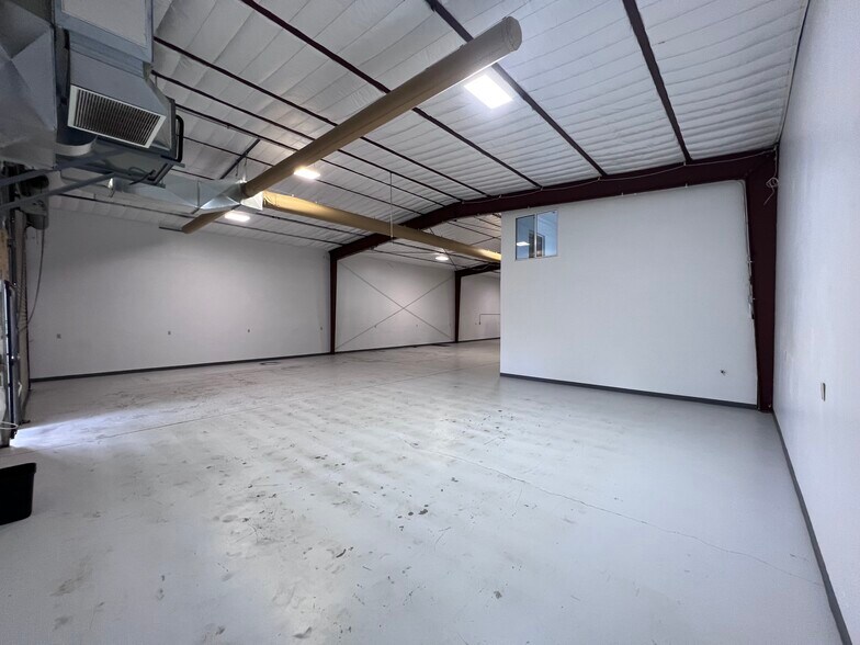 More Photos Of 811 S Santa Rita Ave, Tucson Warehouse For Lease