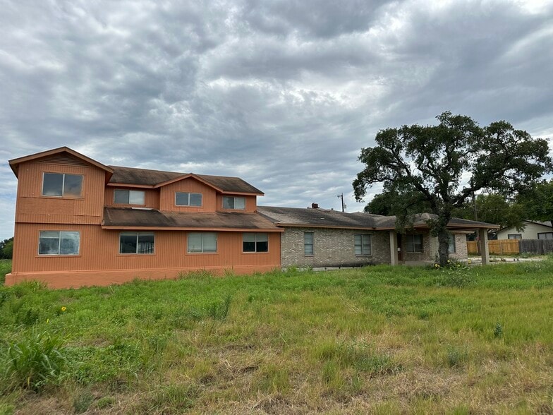 More Photos Of 6628 Crestway Dr, San Antonio Flex For Sale