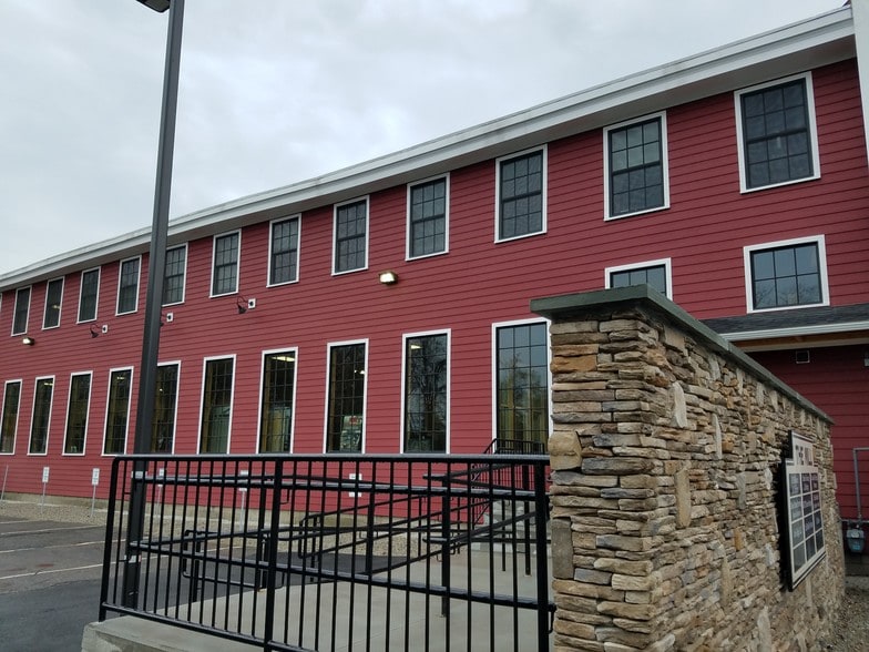 More Photos Of 60 Pleasant St, Ashland Flex For Lease