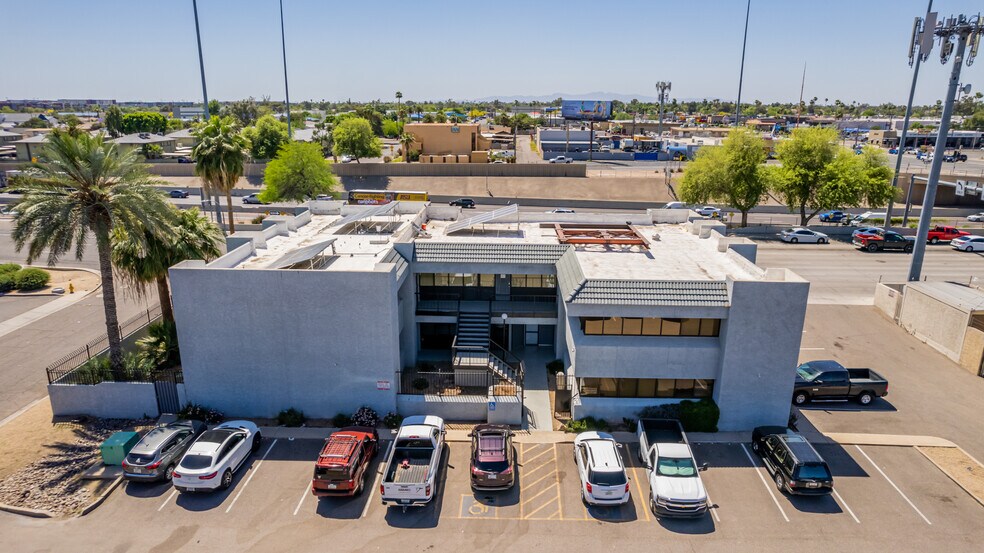 More Photos Of 5815 N Black Canyon Hwy, Phoenix Medical For Lease