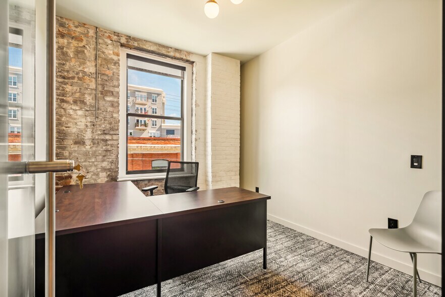 More Photos Of 110-122 Glenwood Ave, Raleigh Coworking Space