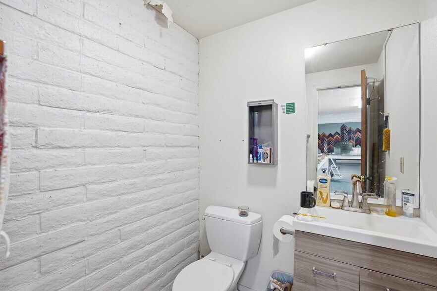 More Photos Of 2131 10th St, Los Osos General Retail For Sale