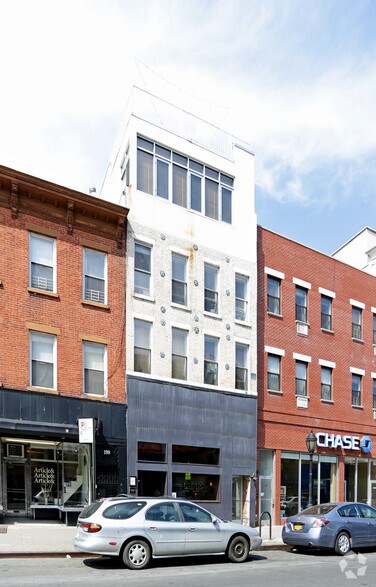 Primary Photo Of 196 Smith St, Brooklyn Storefront Retail Residential For Lease