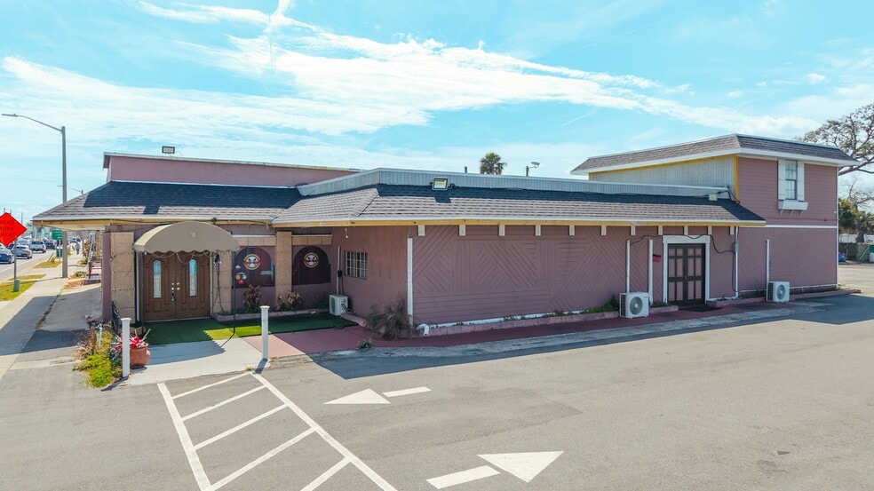 Primary Photo Of 144 Ridgewood Ave, Daytona Beach Restaurant For Sale