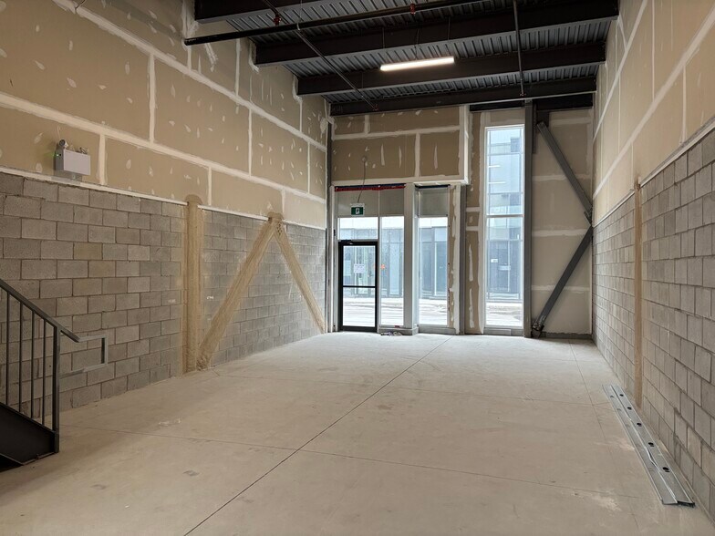 More Photos Of 5260 Solar Dr, Mississauga Warehouse For Sale