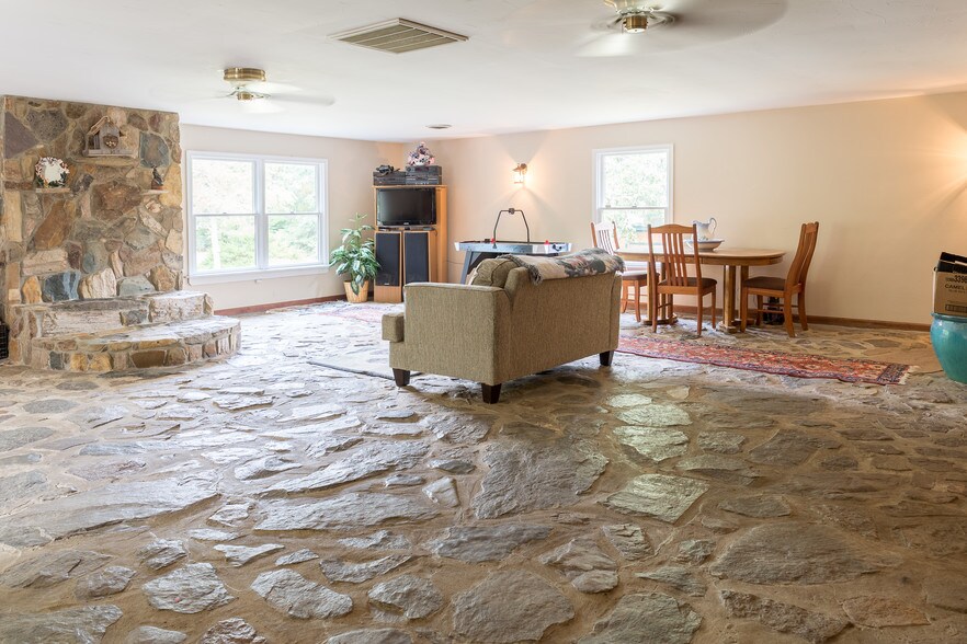 More Photos Of 2475 Mt. Torrey Rd, Lyndhurst Convenience Store For Sale