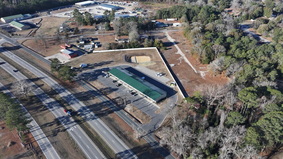 More Photos Of 4758 US Highway 301 S, Hope Mills Light Distribution For Lease