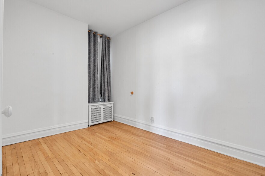 More Photos Of 3307 W Irving Park Rd, Chicago Office Residential For Sale