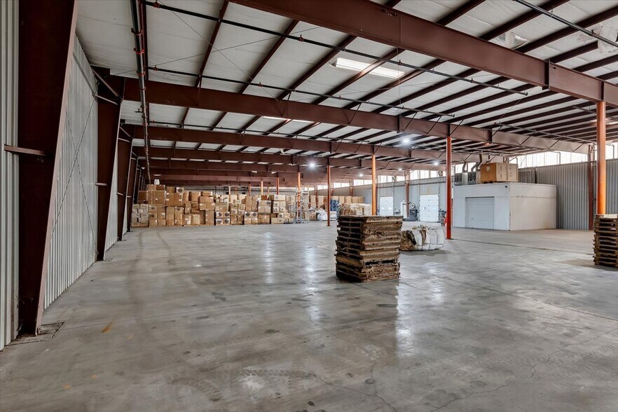 More Photos Of 15 E Elm St, Broadalbin Warehouse For Lease
