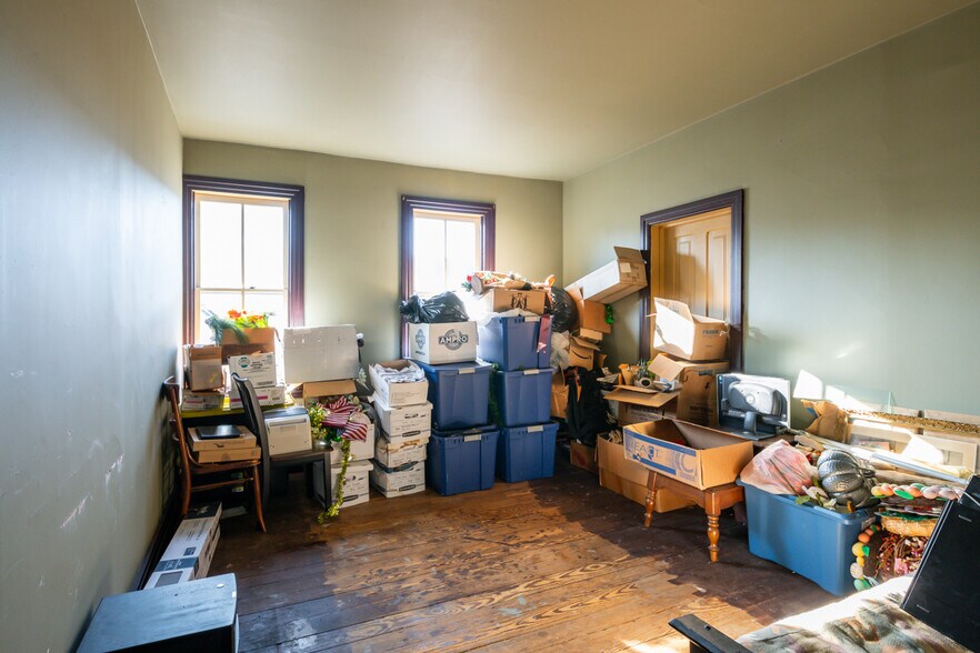 More Photos Of 101 N Market St, Schaefferstown General Retail For Sale
