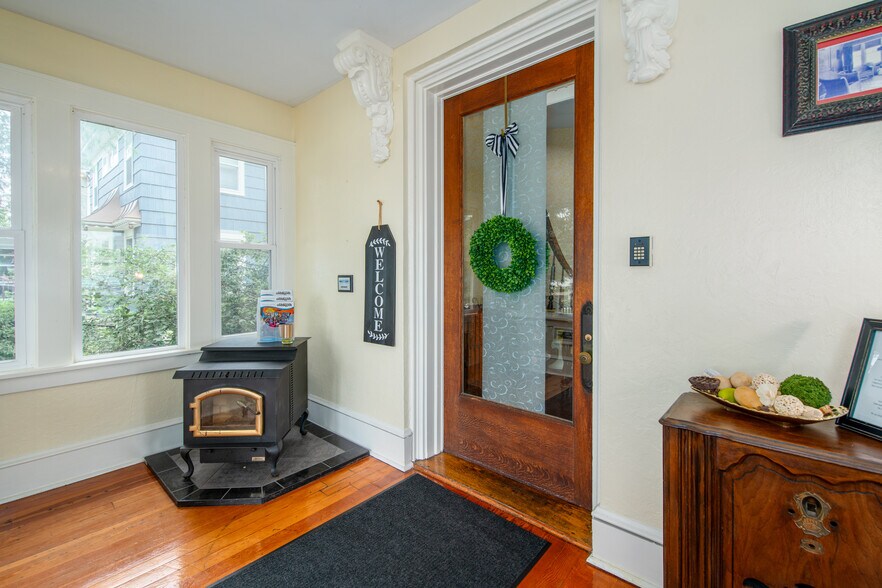 More Photos Of 143 Church Ave, Oshkosh Hospitality For Sale