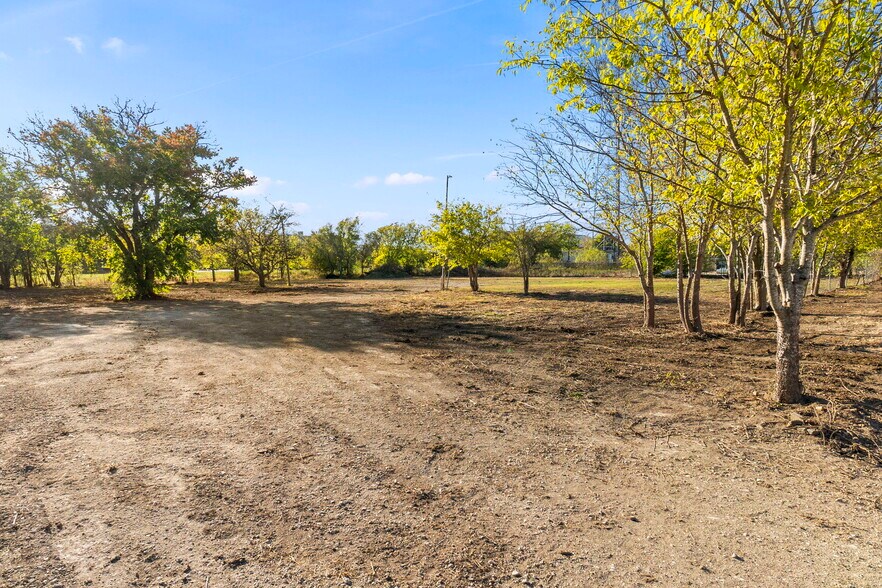 More Photos Of 290 Wonder World Dr, San Marcos Warehouse For Lease