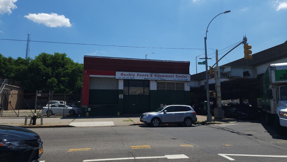 Primary Photo Of 4965 Van Dam St, Long Island City Warehouse For Lease
