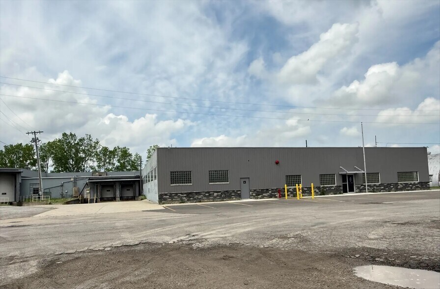 Primary Photo Of 600 Fillmore St, Napoleon Manufacturing For Lease