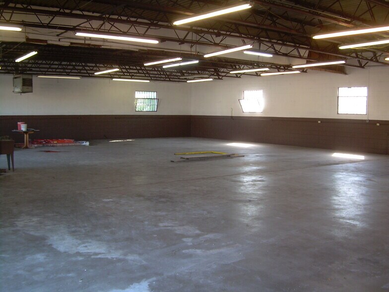 More Photos Of 3144 Victory Blvd, Portsmouth Auto Repair For Lease