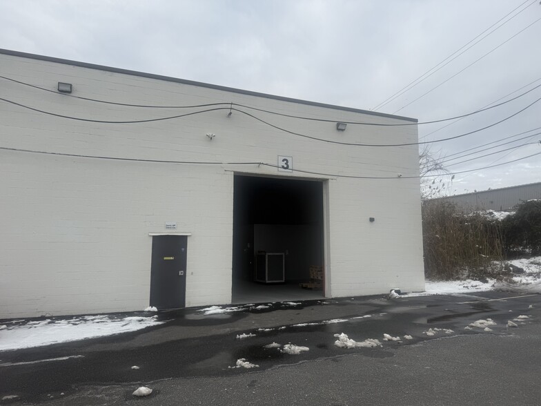 More Photos Of 6 Horne Dr, Folcroft Warehouse For Lease