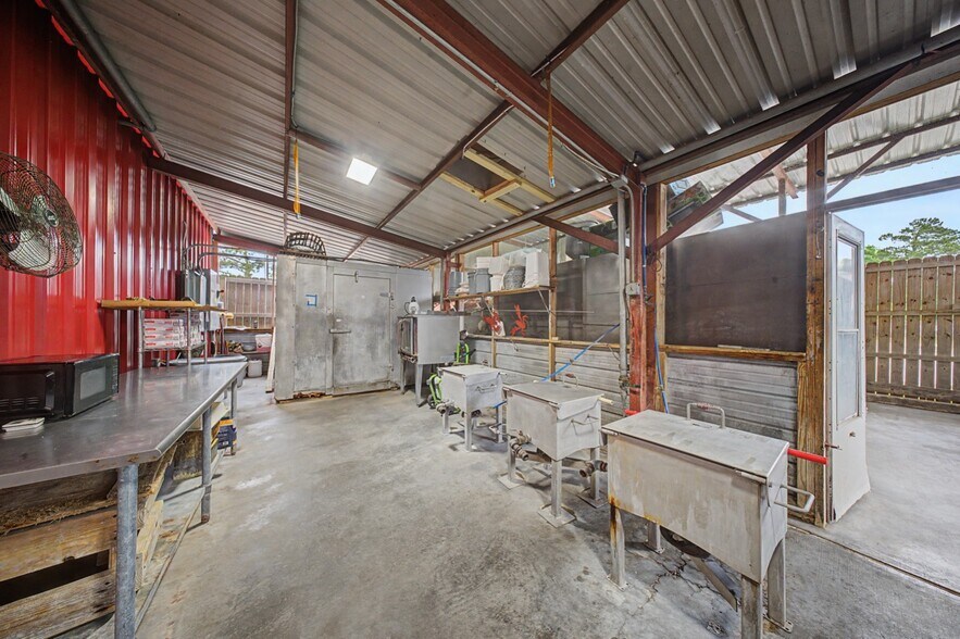 More Photos Of 1412 S Margaret Ave, Kirbyville Restaurant For Sale