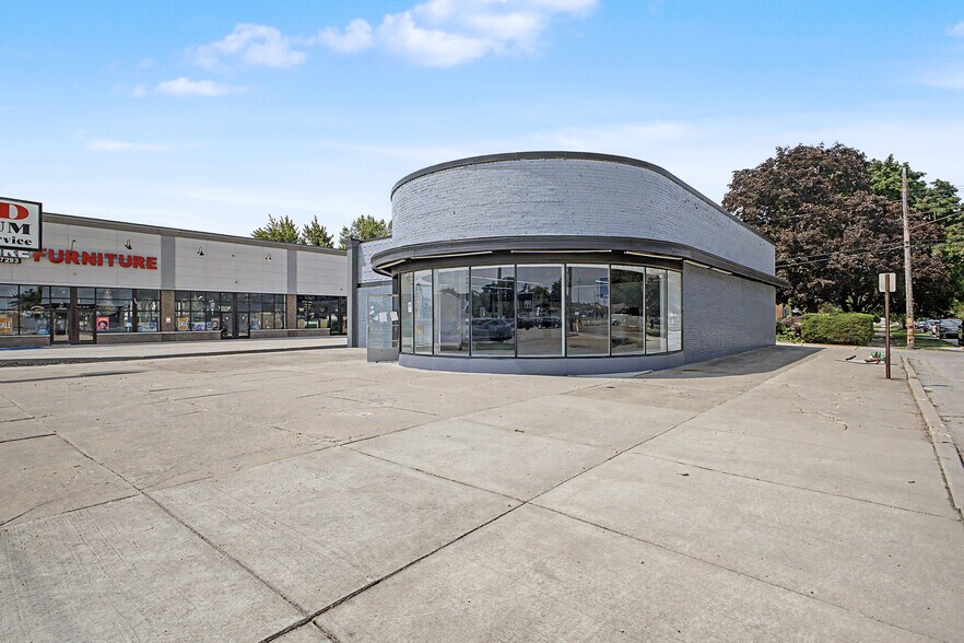 More Photos Of 14222 Fort St, Southgate General Retail For Lease
