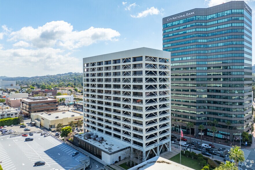 More Photos Of 15233 Ventura Blvd, Sherman Oaks Unknown For Lease