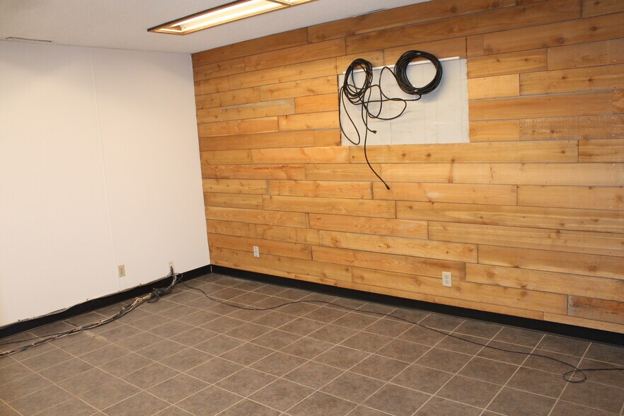 More Photos Of 320 W Lincoln Hwy, Cortland Industrial For Sale