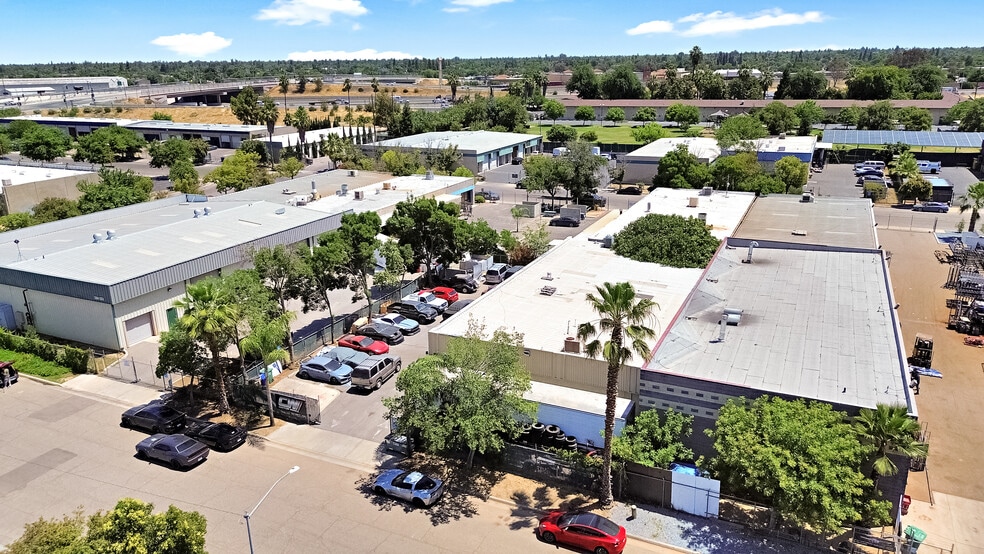 More Photos Of 2152 N Briarwood Ave, Fresno Warehouse For Sale